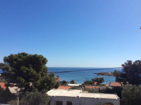 Sofi's Seaview Villa Near Airport, Loutsa